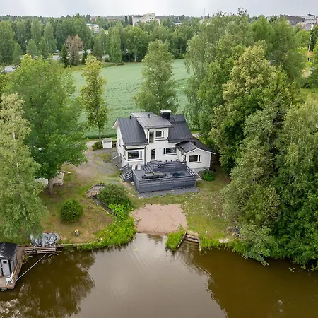 Βίλα Gaia! - Luxury With Jacuzzi And Close To Trainstation 10 Minutes From City! 1,5 To Helsinki