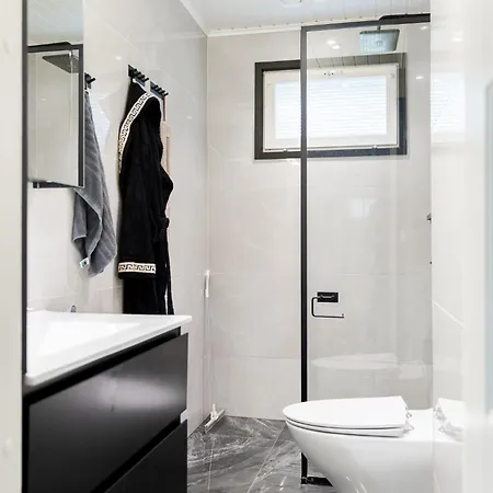 Gaia! - Luxury With Jacuzzi And Close To Trainstation 10 Minutes From City! 1,5 To Helsinki Vila