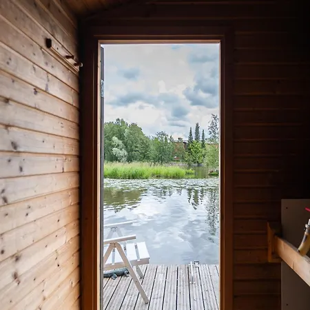 Villa Gaia! - Luxury With Jacuzzi And Close To Trainstation 10 Minutes From City! 1,5 To Helsinki *