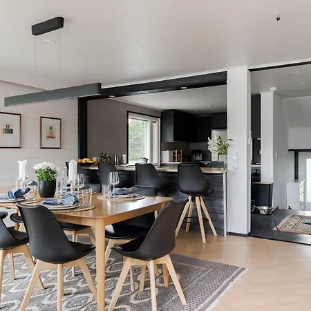 Gaia! - Luxury With Jacuzzi And Close To Trainstation 10 Minutes From City! 1,5 To Helsinki * Tampere