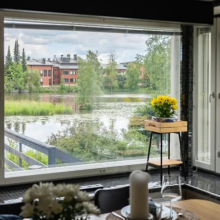 Villa Gaia! - Luxury With Jacuzzi And Close To Trainstation 10 Minutes From City! 1,5 To Helsinki