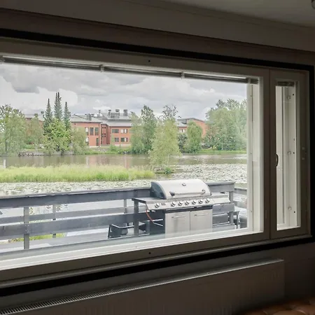Villa Gaia! - Luxury With Jacuzzi And Close To Trainstation 10 Minutes From City! 1,5 To Helsinki Tampere