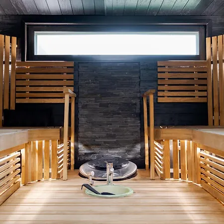 Gaia! - Luxury With Jacuzzi And Close To Trainstation 10 Minutes From City! 1,5 To Helsinki Villa *